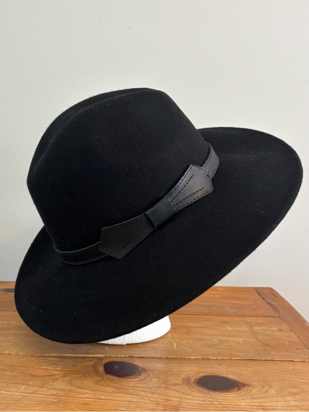 Galliano Sorbatti Italy Black Wide-Brim Fedora with Faux Leather Band-Small